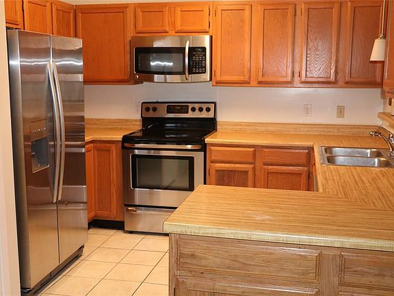 5th image of 414 Windhollow Cir