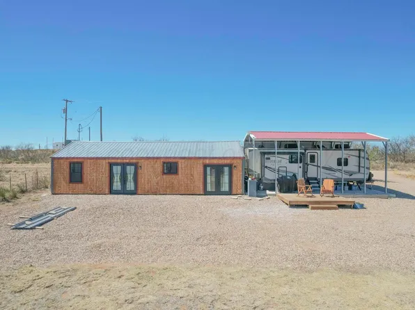 9938 Stinnett Rd, Fritch, TX 79036