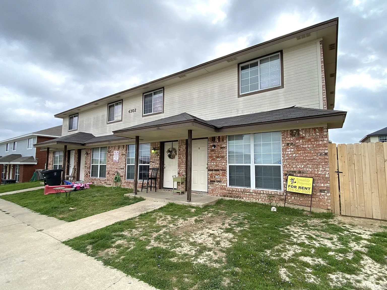 2 bed, 1.5 bath, 950 sqft, $795 — Photo 2