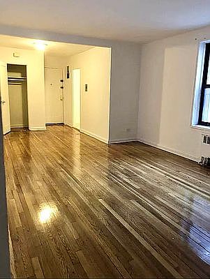 3rd image of 27 Crooke Ave APT 1A