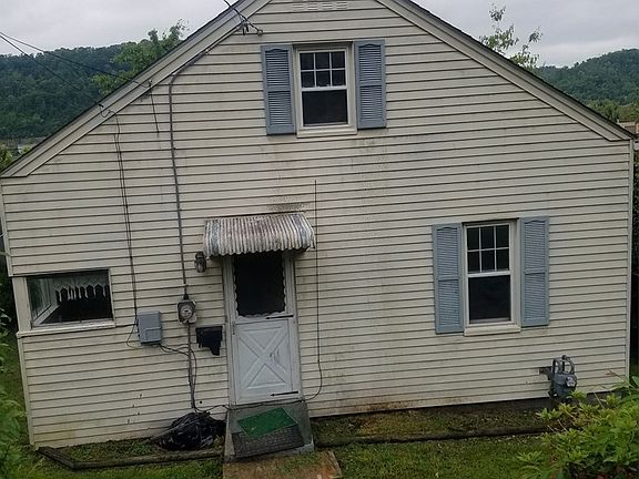 2nd image of 2210 Marshall St