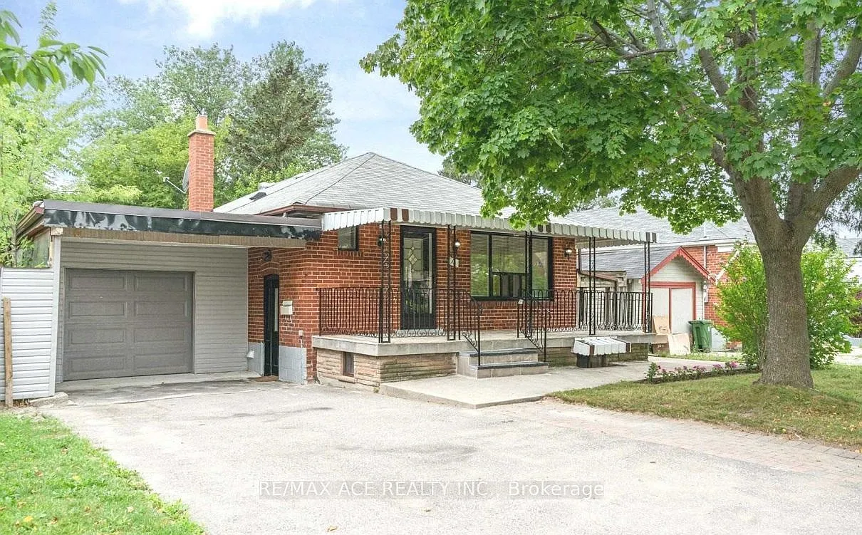 3 bed, $2,800 — Photo 1