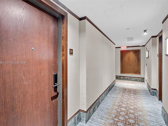 5th image of 101 20th St #3806