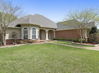 2113 Whitney Oaks Dr, Ocean Springs, MS 39564