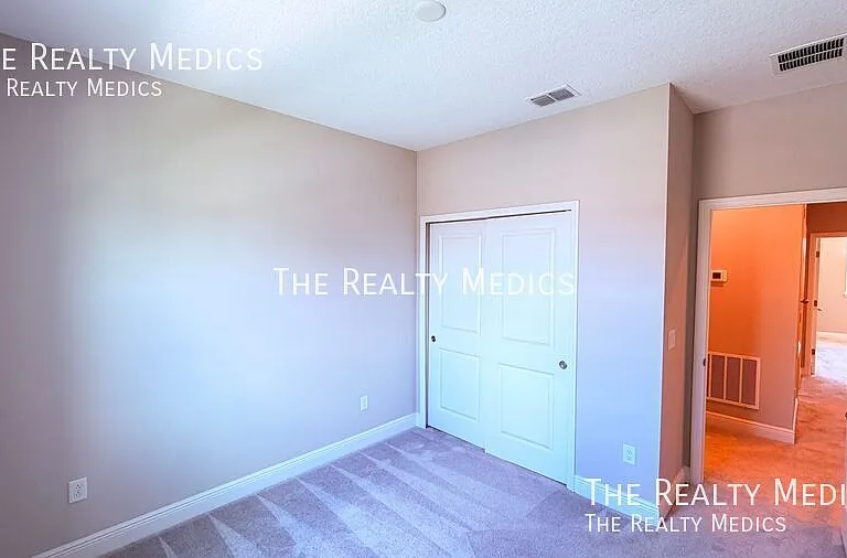 6495 Cyrils Dr — Photo 23