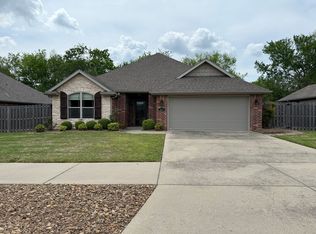 3059 Raven Ln, Fayetteville, AR 72704