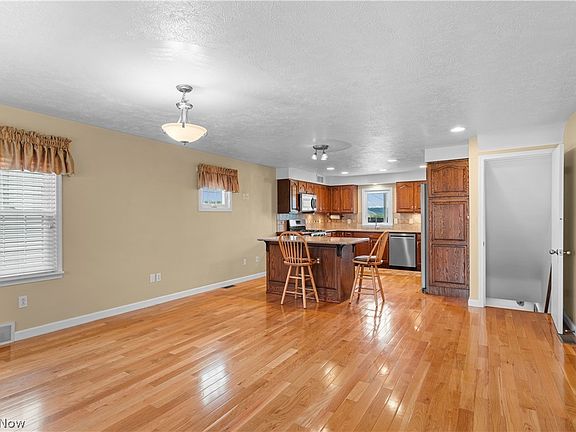 3rd image of 1015 Biltmore Ave