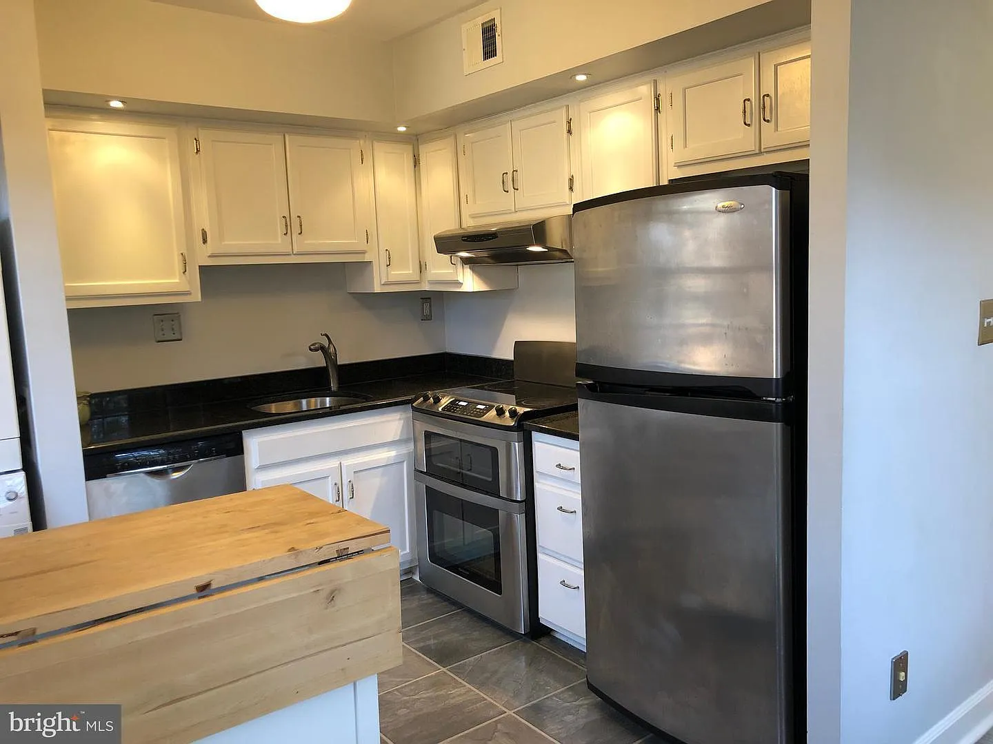 1111 N Pitt St — Photo 3