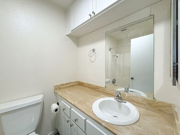 5th image of 4621 Lamont St Unit 7A