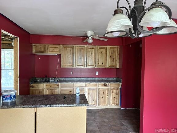 3rd image of 300 Jones St