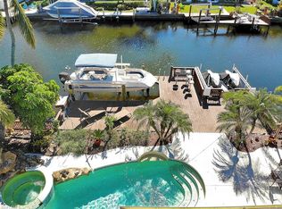 284 Trade Winds Ave, Naples, FL 34108