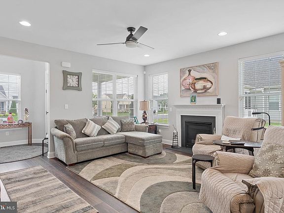 2nd image of 221 Nicklaus Ln