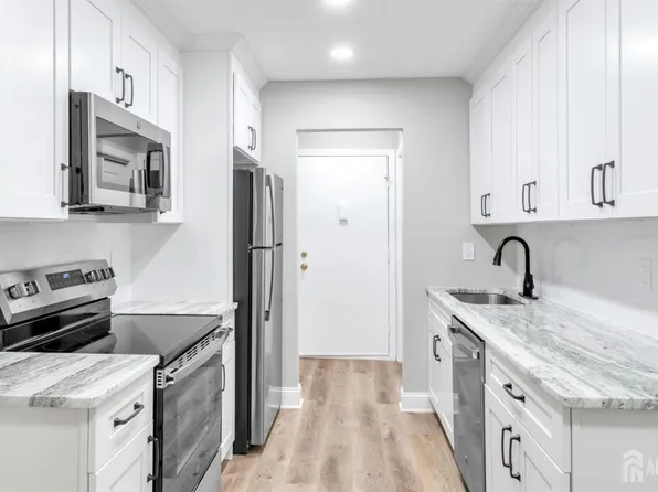 204 Covered Bridge Blvd Unit K, Englishtown, NJ 07726