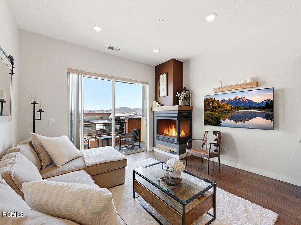 1st image of 6169 Park Ln S #39