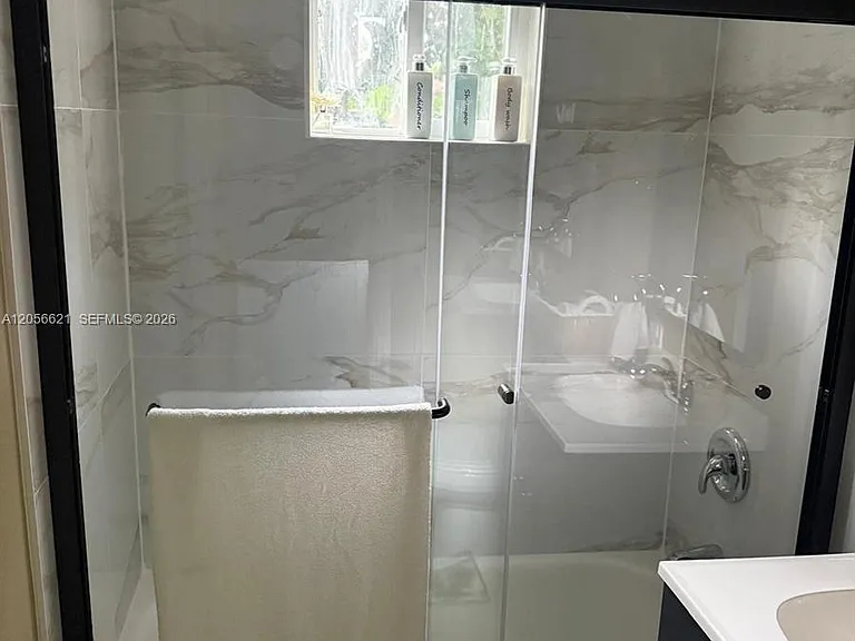 940 NE 155th Ter — Photo 17