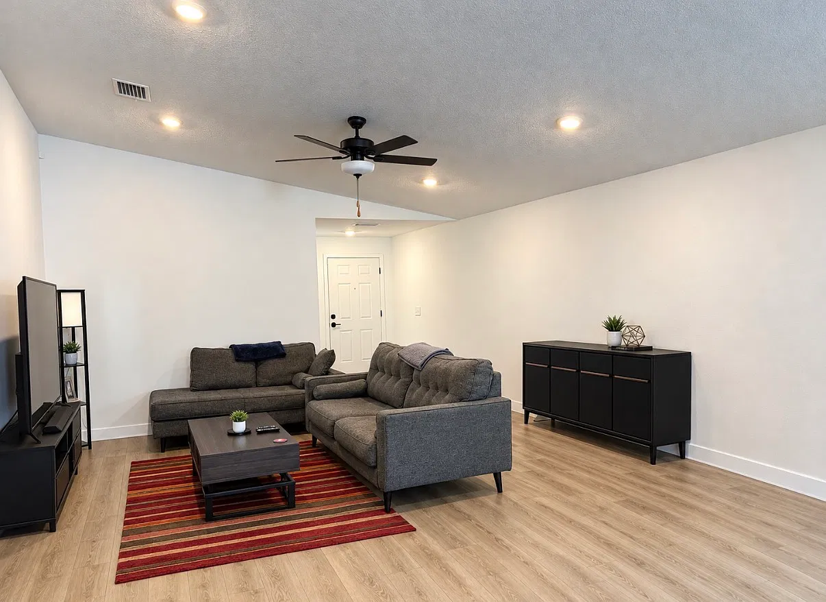 3 bed, 1697 sqft, $2,400 — Photo 4