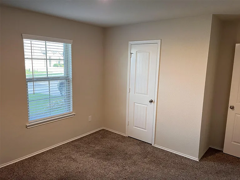 312 Comal Dr — Photo 28