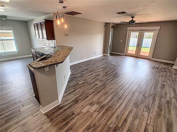 4th image of 324 Sierra Mike Blvd