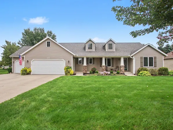 898 Mid Bluff Dr, Holland, MI 49464