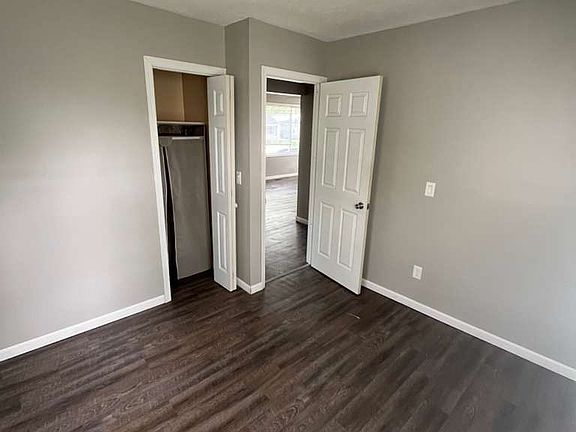 5th image of 2315 E Olive St