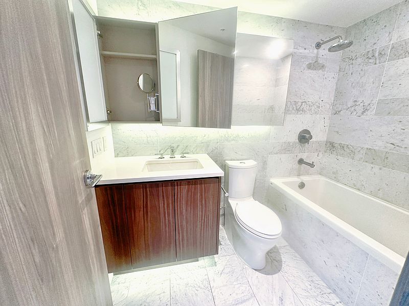 Richmond Townhouse for rent - 2 Bedrooms — photo 12