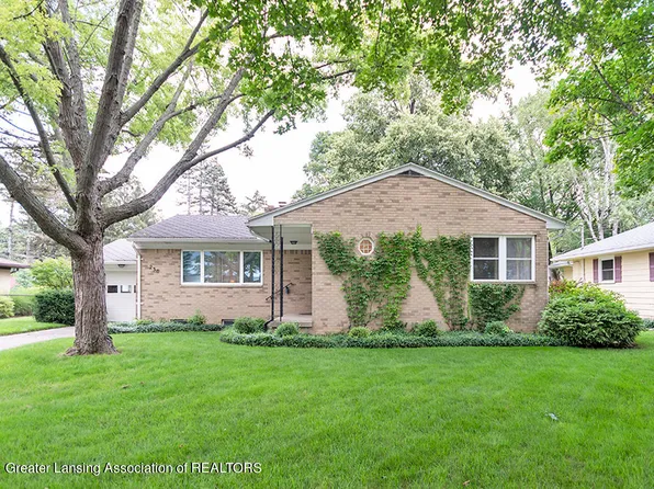 230 Kenberry Dr, East Lansing, MI 48823