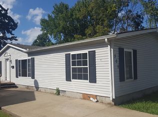 305 N 12th St, Herrin, IL 62948