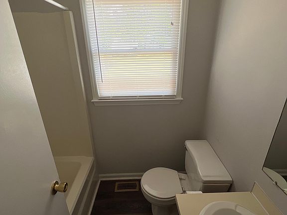 4th image of 222 N Morris St #222