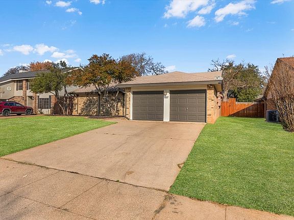 3rd image of 107 Springridge Ln