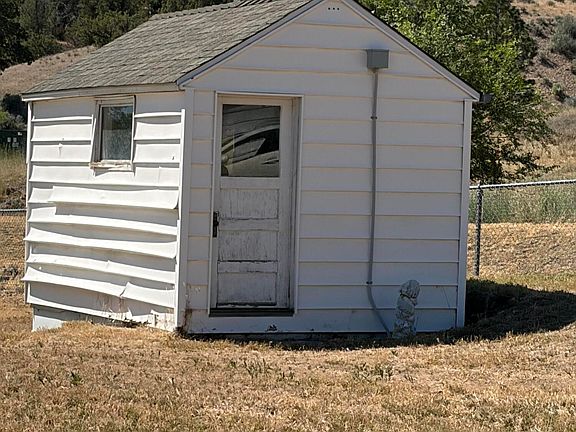 5th image of 2251 NE Laughlin Rd