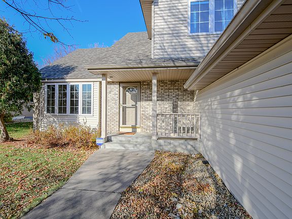 3rd image of 4524 Marigold Ave N