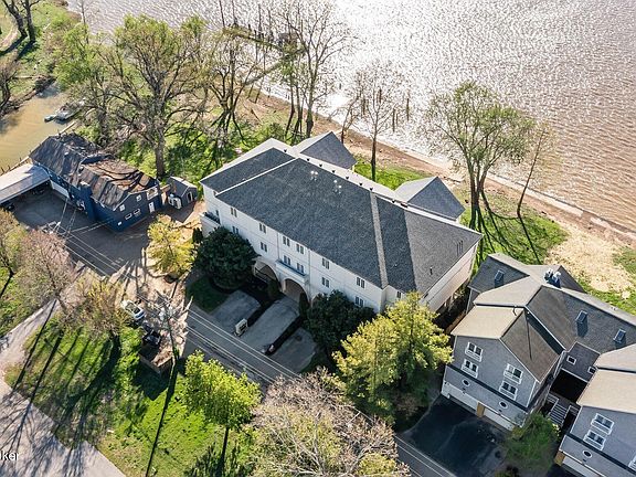 2nd image of 5305 Juniper Beach Rd