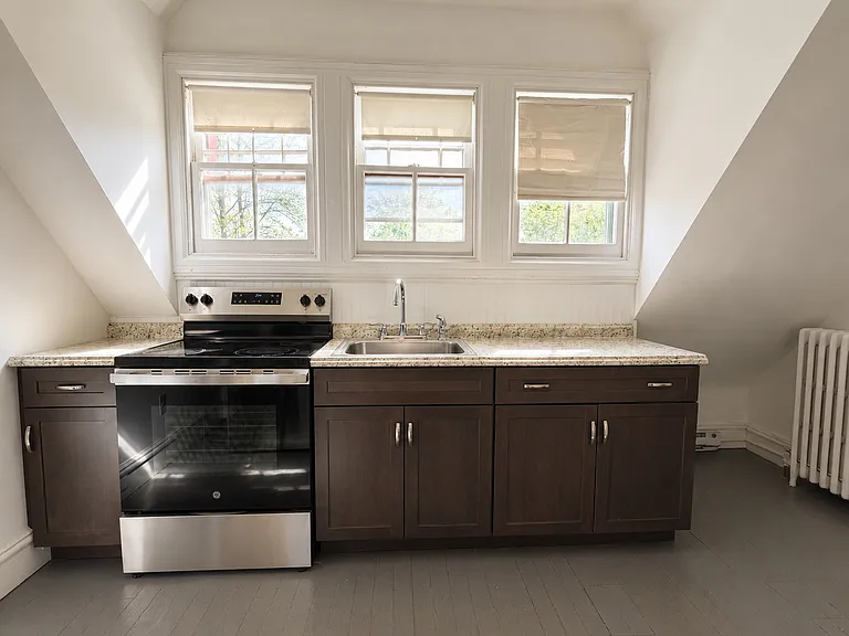 110 E High St #3B — Photo 6