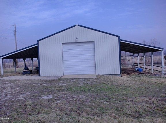 3rd image of 13743 E Highway 144
