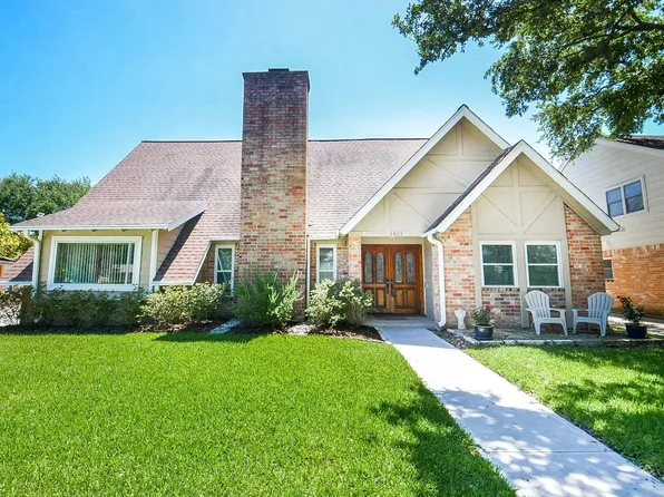 1511 Holly River Dr, Houston, TX 77077