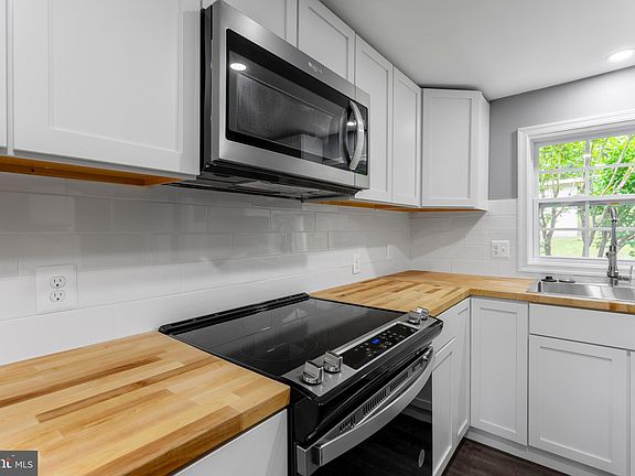 5th image of 120 Riverview Shores Dr