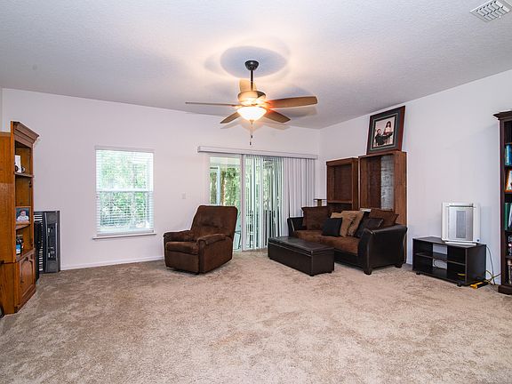 5th image of 11683 Hickory Oak Dr