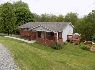 1754 Old Leechburg Rd, New Kensington, PA 15068