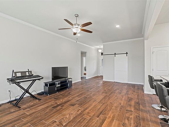 5th image of 1109 SW 140th St