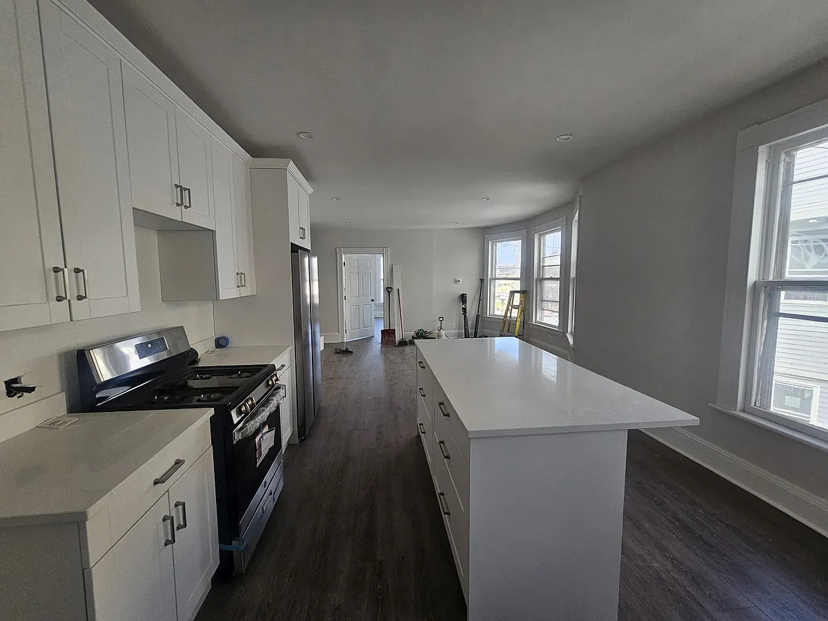 Building Photo - 2949 Fairfield Ave #2