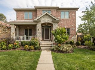 8015 N Washington St, Niles, IL 60714