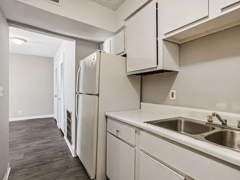Northfield Manor Apartments — Photo 4