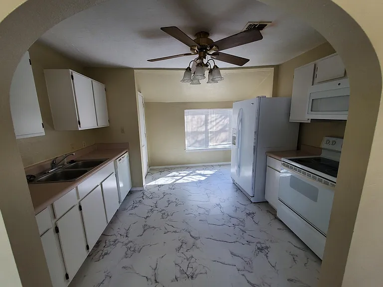 1414 NW Lincoln Ave — Photo 6