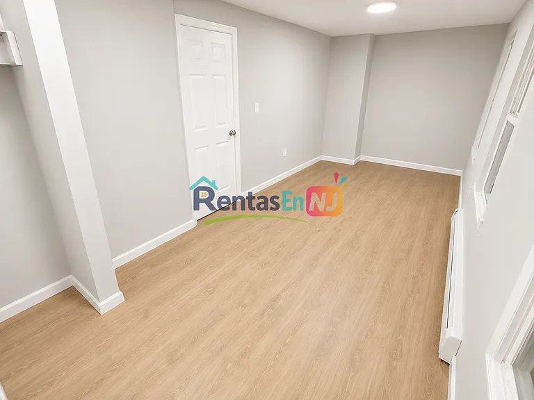 96 Summer Ave #3B — Photo 3