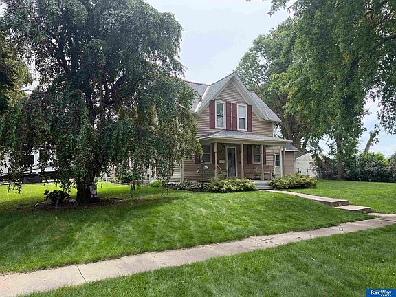 3rd image of 818 15th St