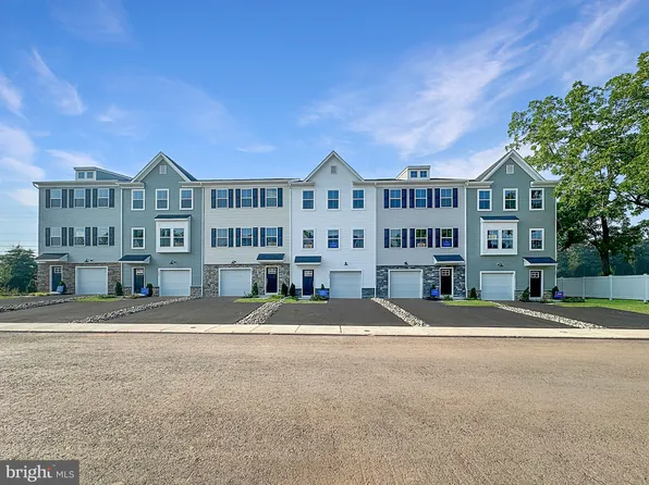 320 Bennetts Ct, Hatfield, PA 19440