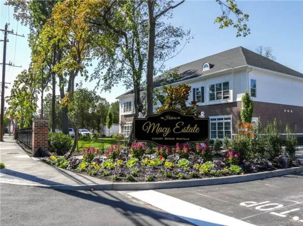 46 Islip Ave Unit 201, Islip, NY 11751