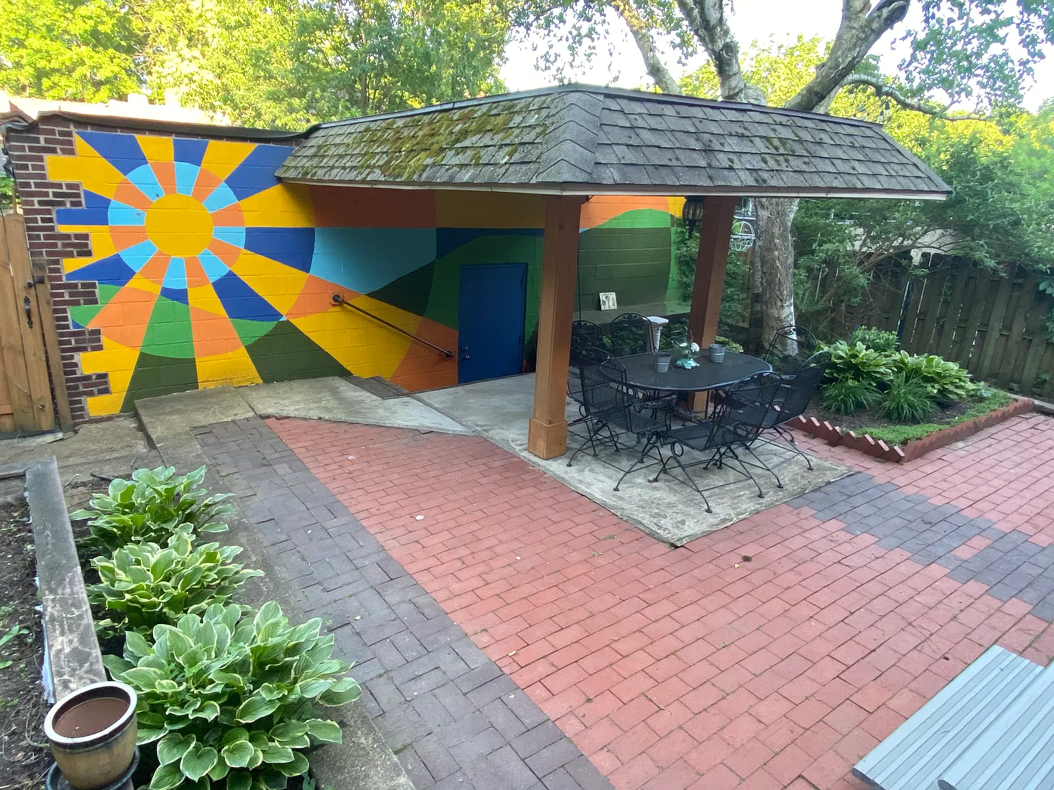 3 bed, 1.5 bath, 1360 sqft, $2,500 — Photo 1