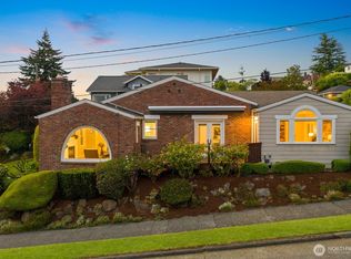 2802 29th Avenue W, Seattle, WA 98199