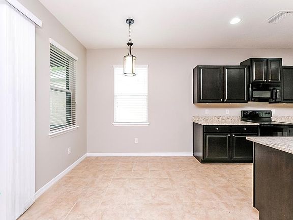 5th image of 11623 Warren Oaks Pl